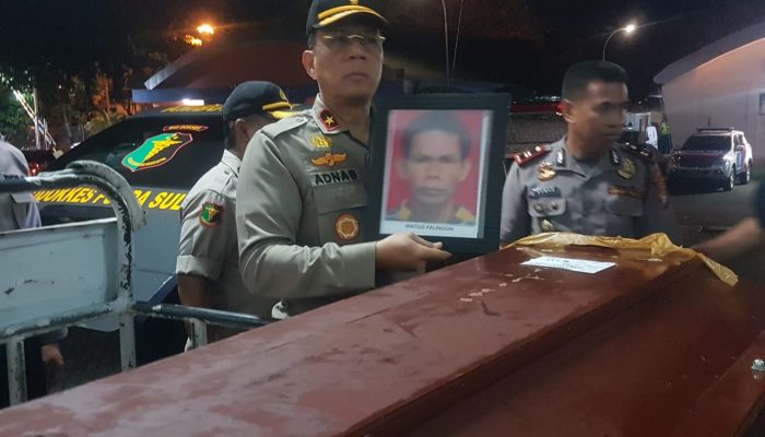 Wakapolda Sulsel Jemput Jenazah Korban KKB di Bandara Hasanuddin