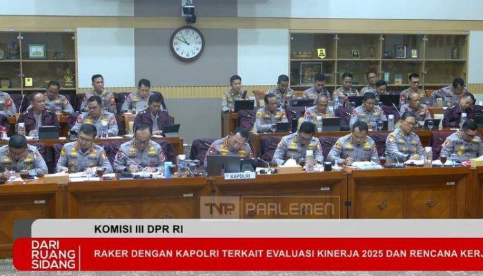 Kapolri Tolak Keras Polri di Bawah Kementerian: “Lebih Baik Saya Dicopot”