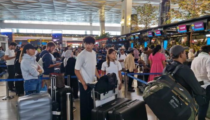 Timur Tengah Memanas, 7 Penerbangan dari Soekarno-Hatta Mendadak Dibatalkan: Penumpang Terlantar?