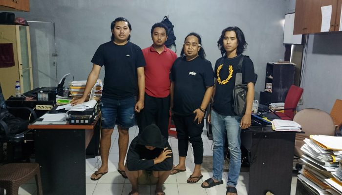 Pelaku Penyerangan Kios Stiker Viral Akhirnya Menyerah, Tim Resmob Polres Bone Lengkapi Penangkapan